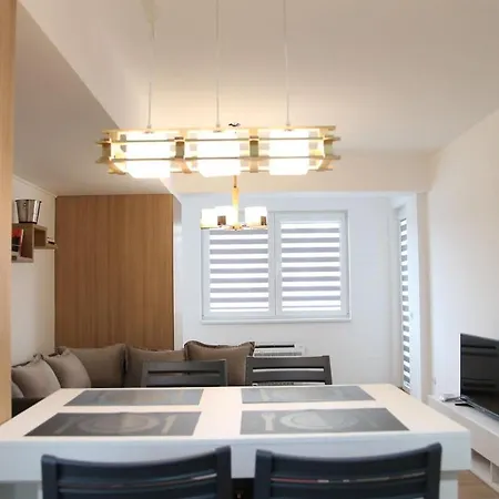 Apartman One *